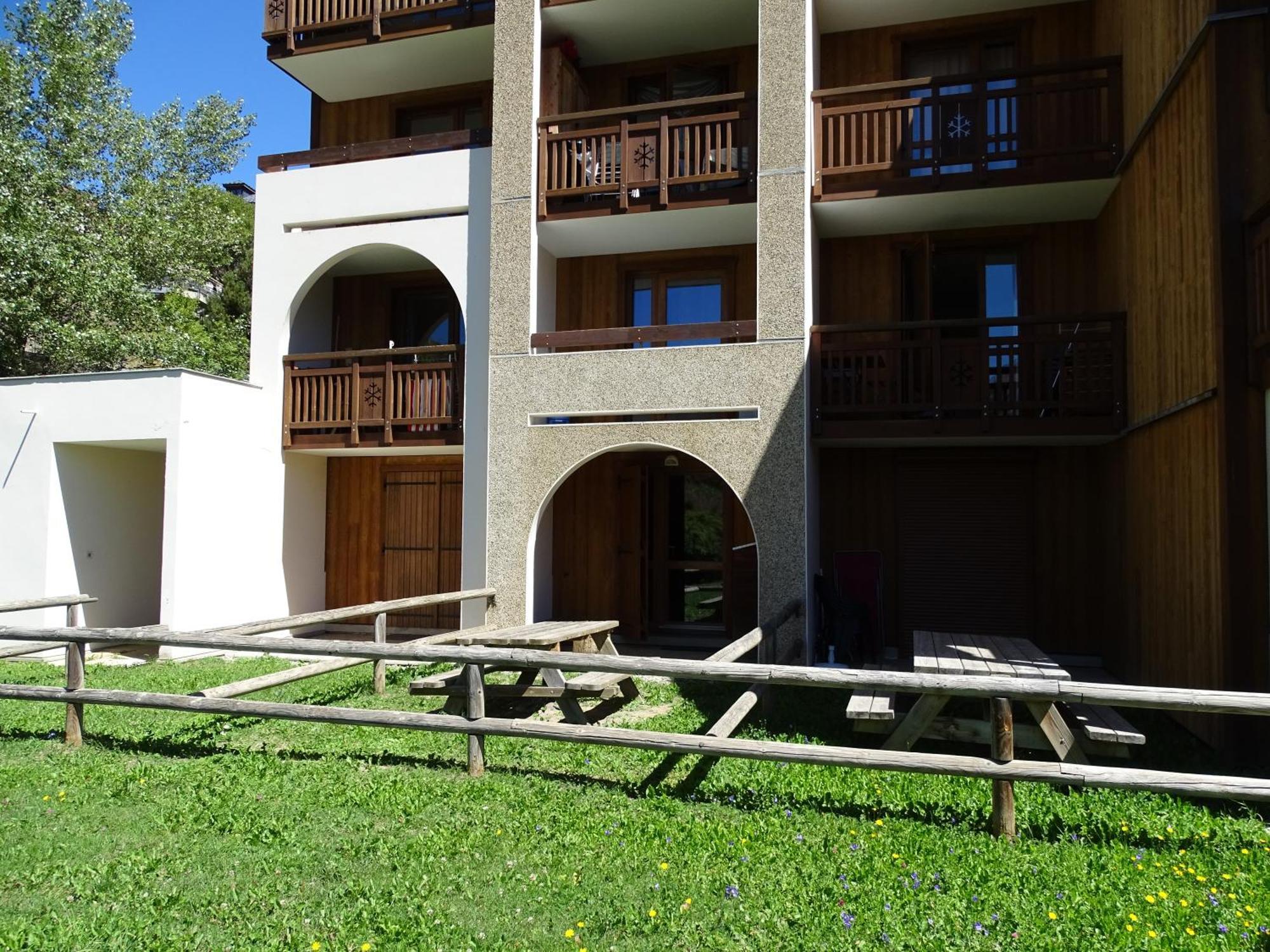 Studio Avec Jardin Et Garage, Proche Super Venosc 莱德萨阿尔卑斯 外观 照片